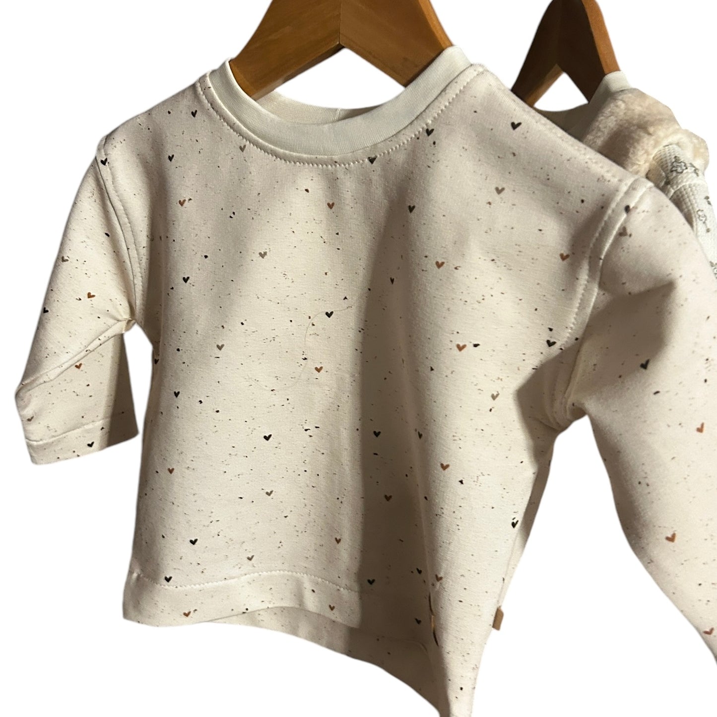 Shirt French Terry Dekor Herzchen Konfetti nude