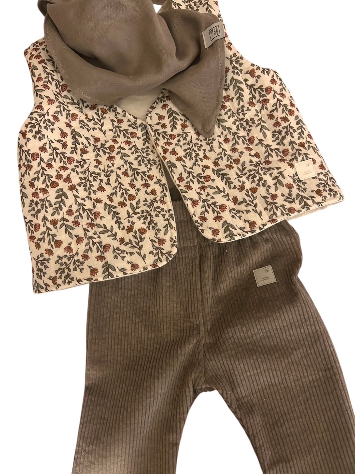 Florale Steppweste aus Musselin mit Flanell gefüttert