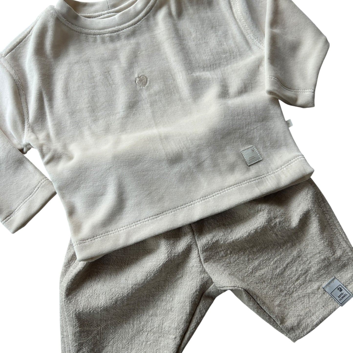 Nicky-Shirt mit aufgesticktem Herzchen