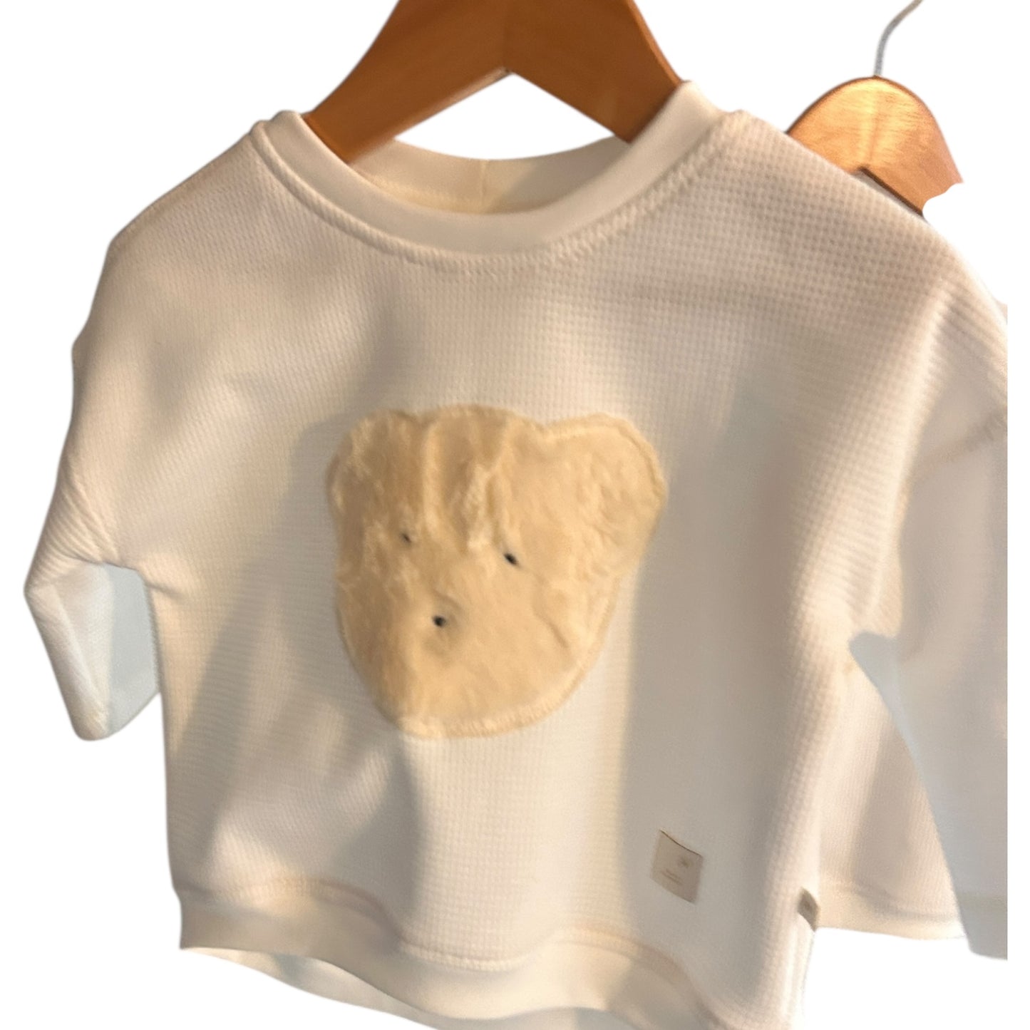Pullover Waffeljersey weiß  mit Applikation Bär