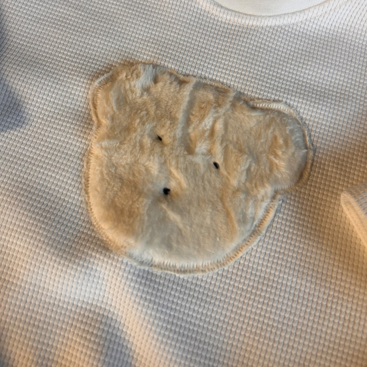 Pullover Waffeljersey weiß  mit Applikation Bär